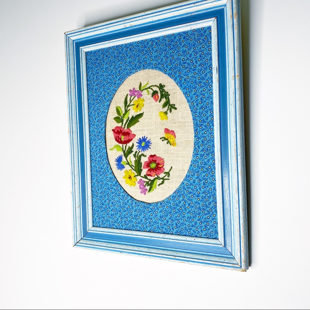 Vintage embroidered butterfly framed art - Picture 4 of 8